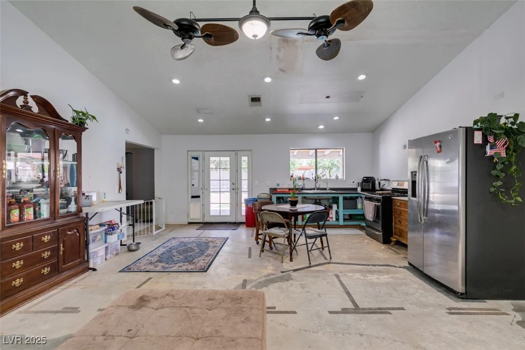 6710 Rocking Horse, Las Vegas, NV 89108