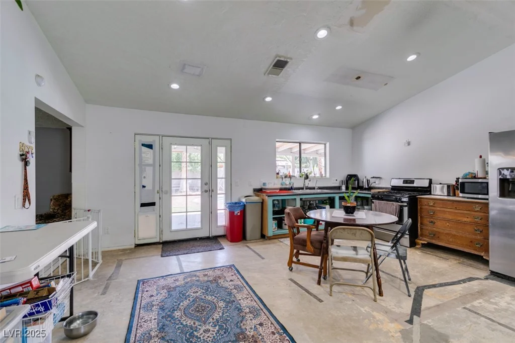 6710 Rocking Horse, Las Vegas, NV 89108