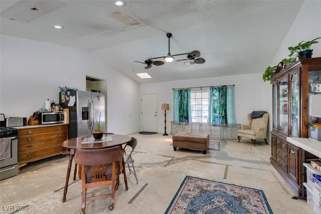 6710 Rocking Horse, Las Vegas, NV 89108