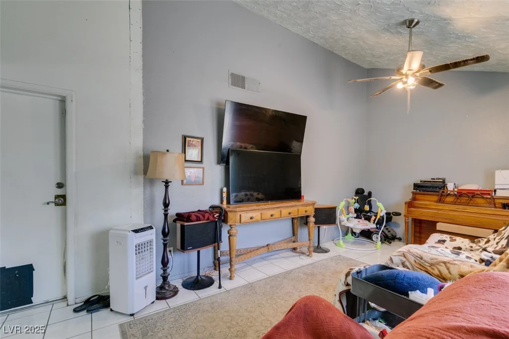 6710 Rocking Horse, Las Vegas, NV 89108