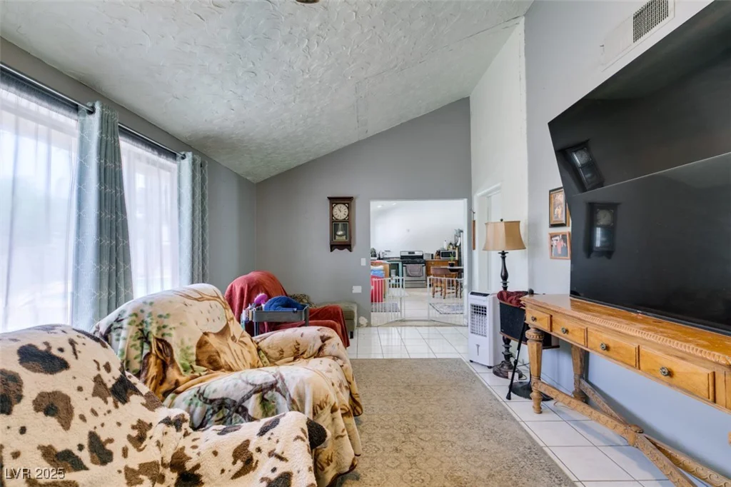 6710 Rocking Horse, Las Vegas, NV 89108