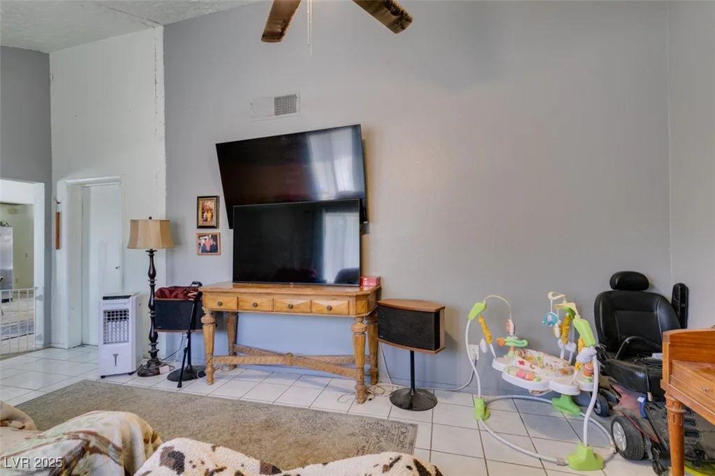 6710 Rocking Horse, Las Vegas, NV 89108