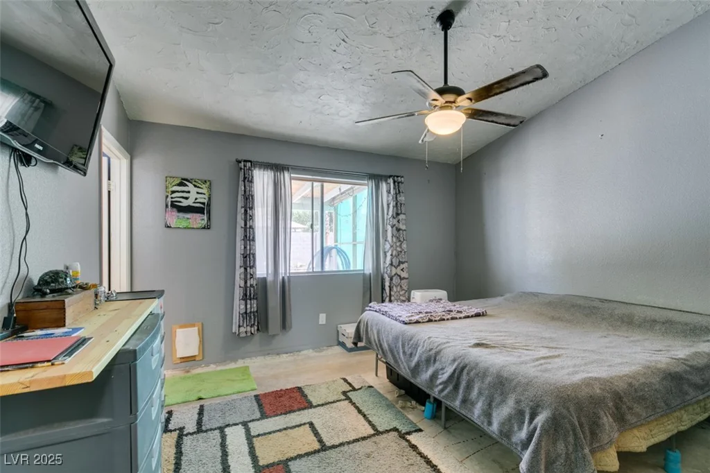 6710 Rocking Horse, Las Vegas, NV 89108