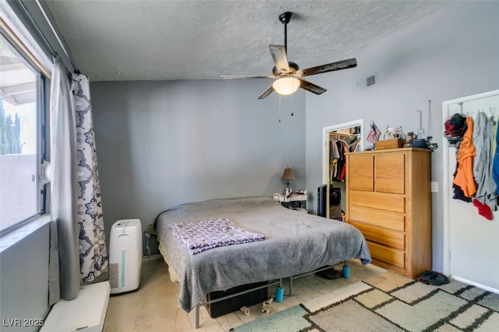 6710 Rocking Horse, Las Vegas, NV 89108
