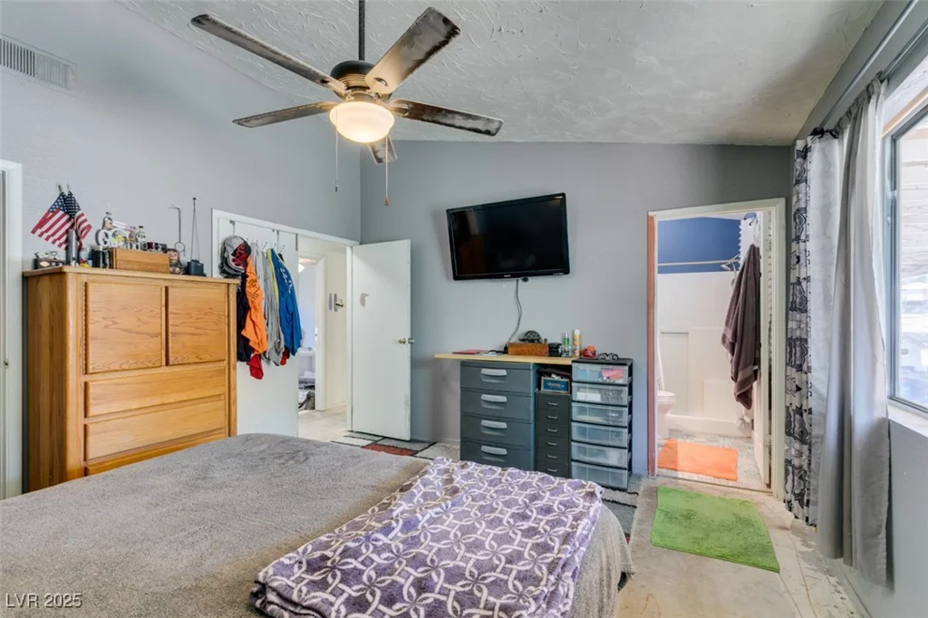 6710 Rocking Horse, Las Vegas, NV 89108