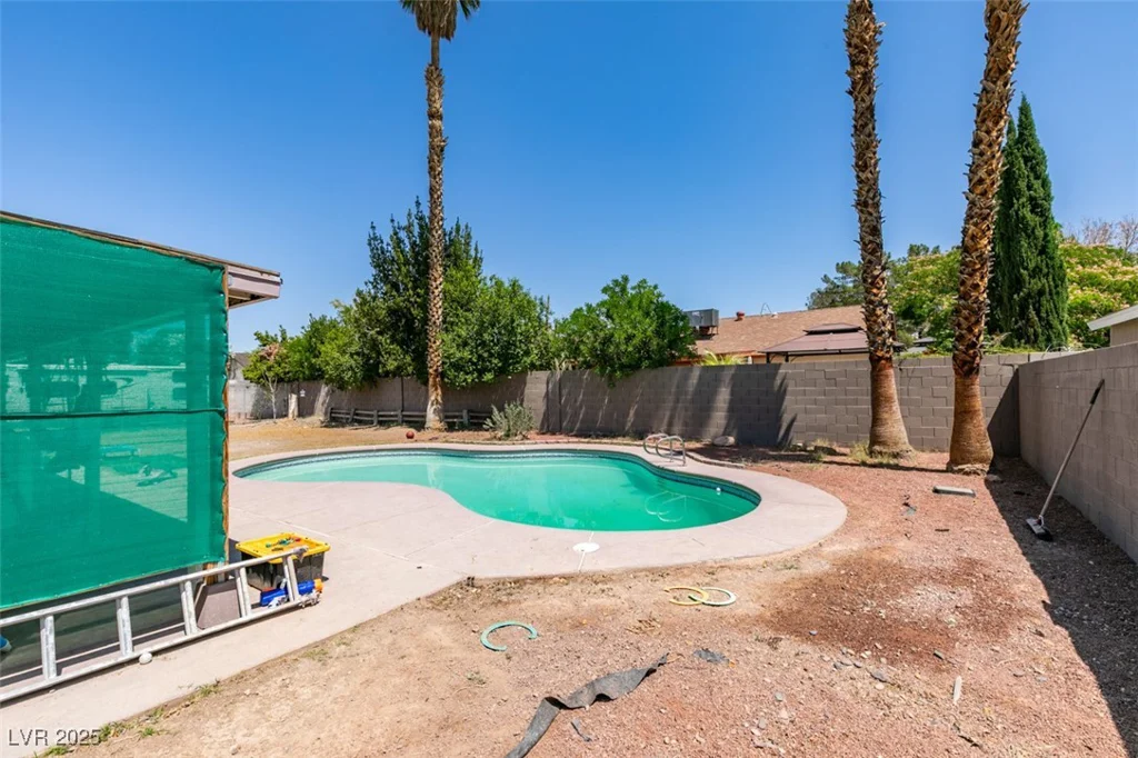 6710 Rocking Horse, Las Vegas, NV 89108