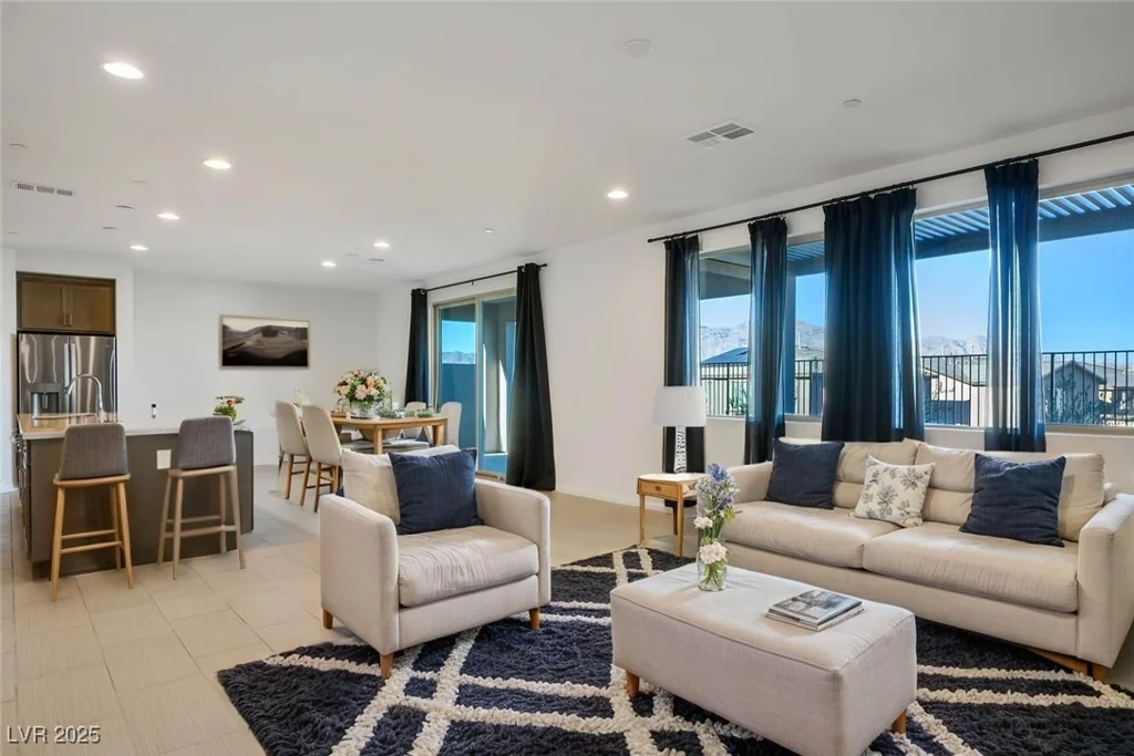 9476 Lunar Phase, Las Vegas, NV 89143