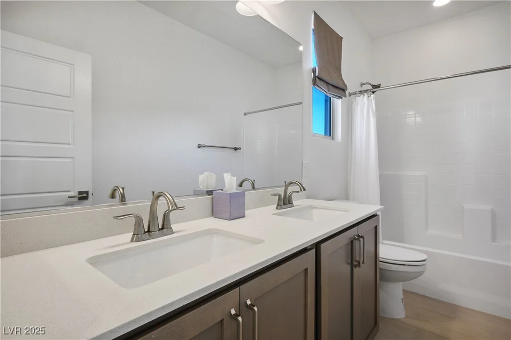 9476 Lunar Phase, Las Vegas, NV 89143