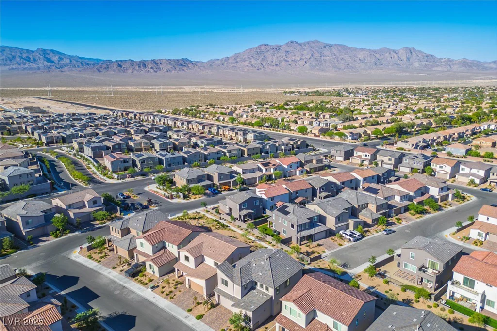 9476 Lunar Phase, Las Vegas, NV 89143