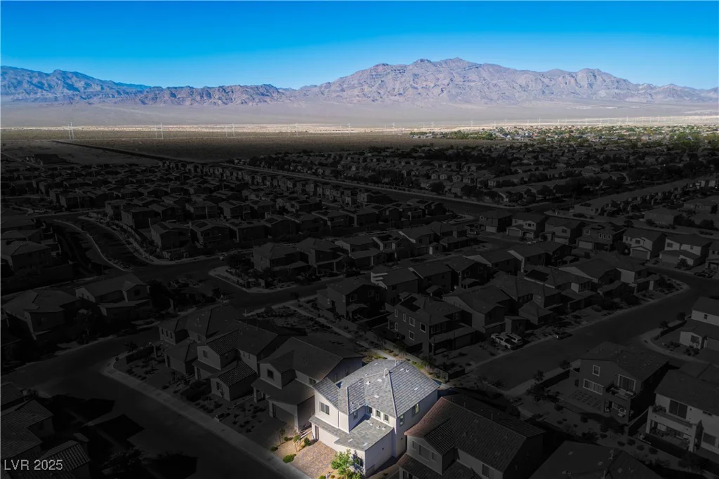 9476 Lunar Phase, Las Vegas, NV 89143