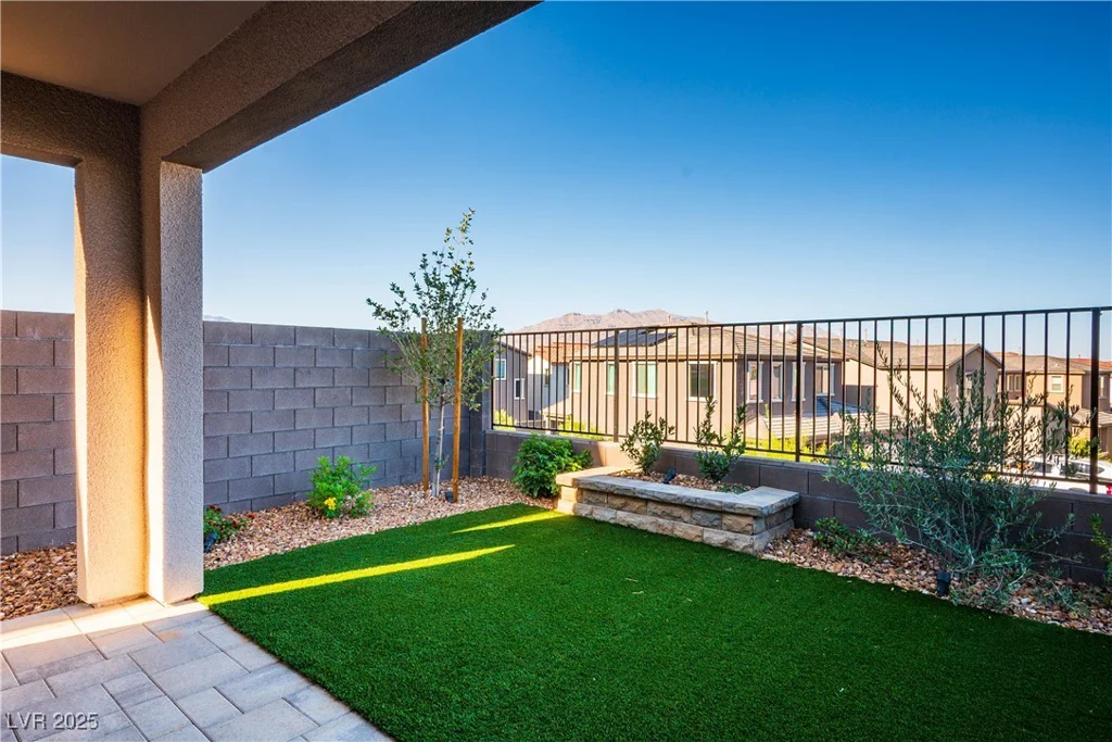 9476 Lunar Phase, Las Vegas, NV 89143