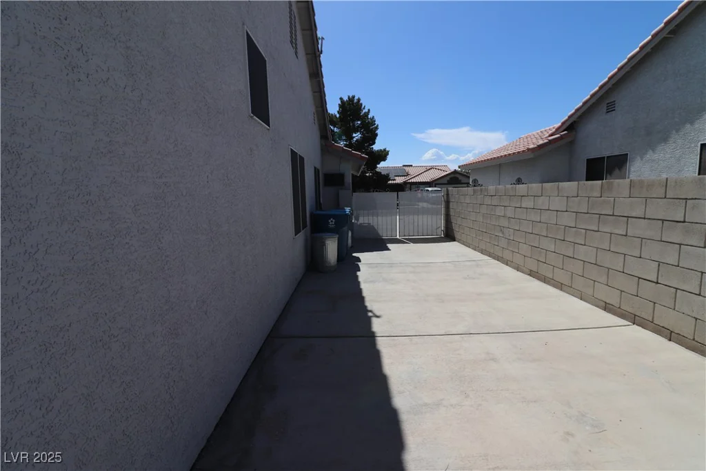 878 Samoy, Las Vegas, NV 89110