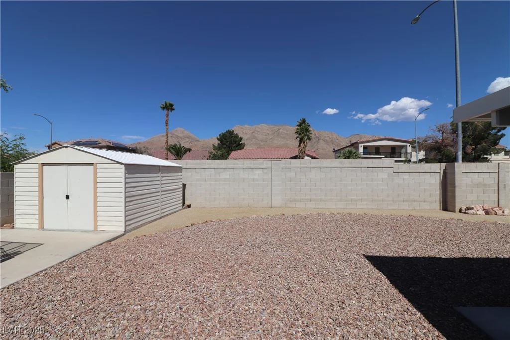 878 Samoy, Las Vegas, NV 89110