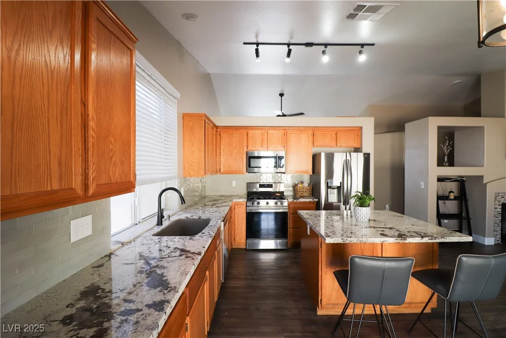 878 Samoy, Las Vegas, NV 89110