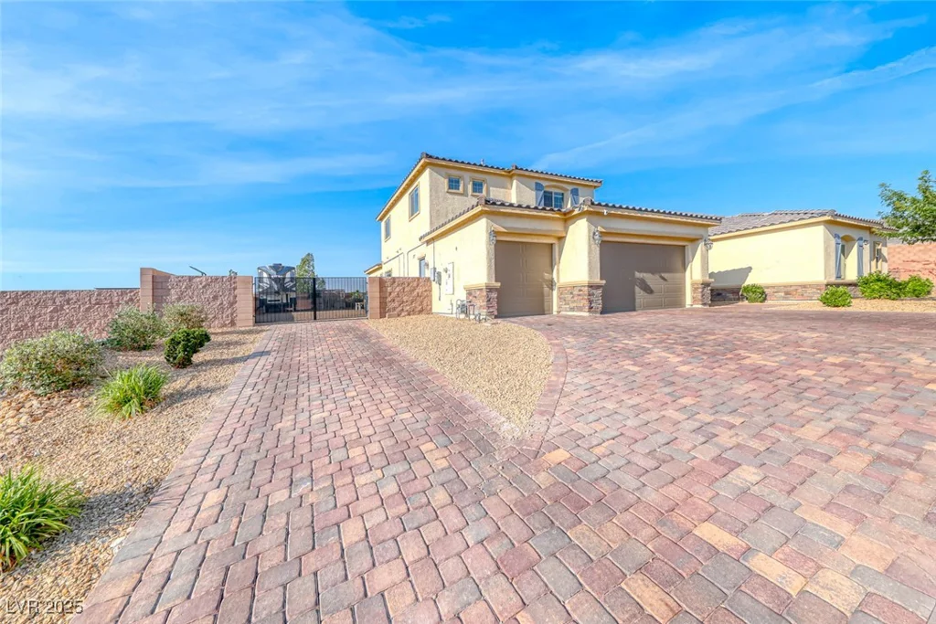 6311 Baker Creek, Las Vegas, NV 89149