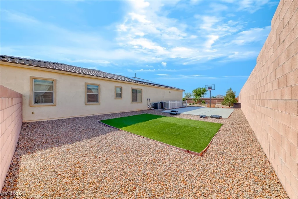 6311 Baker Creek, Las Vegas, NV 89149
