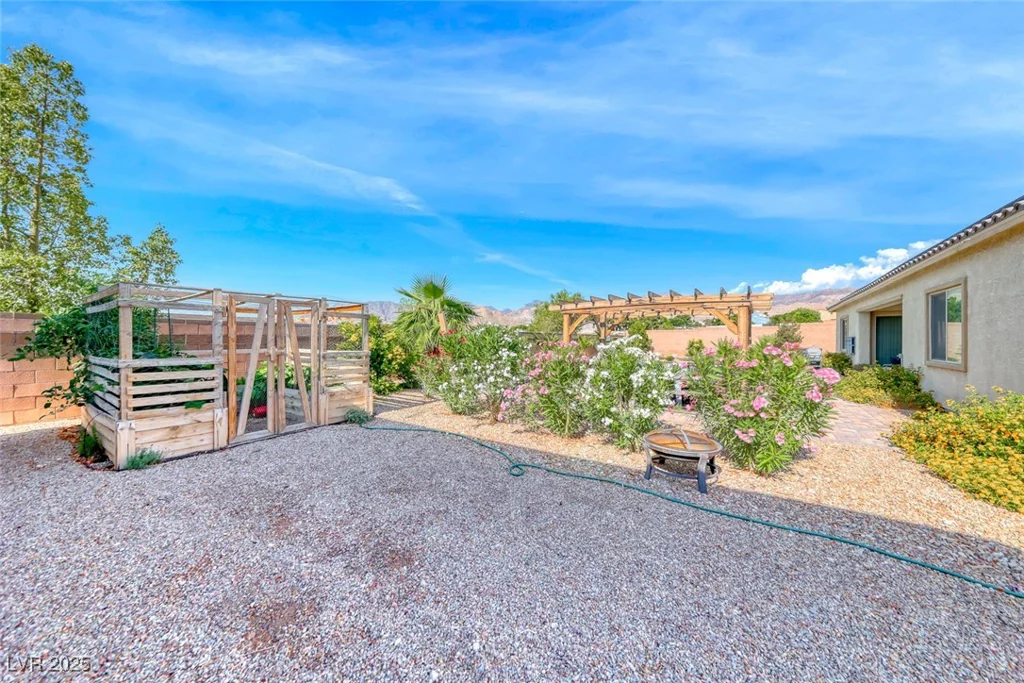 6311 Baker Creek, Las Vegas, NV 89149