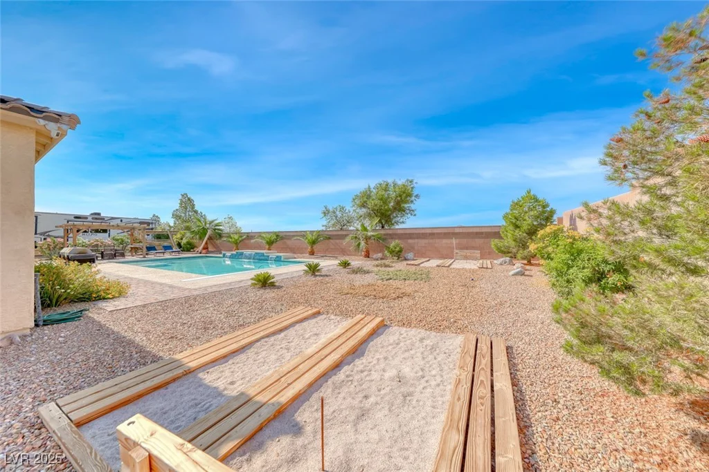 6311 Baker Creek, Las Vegas, NV 89149