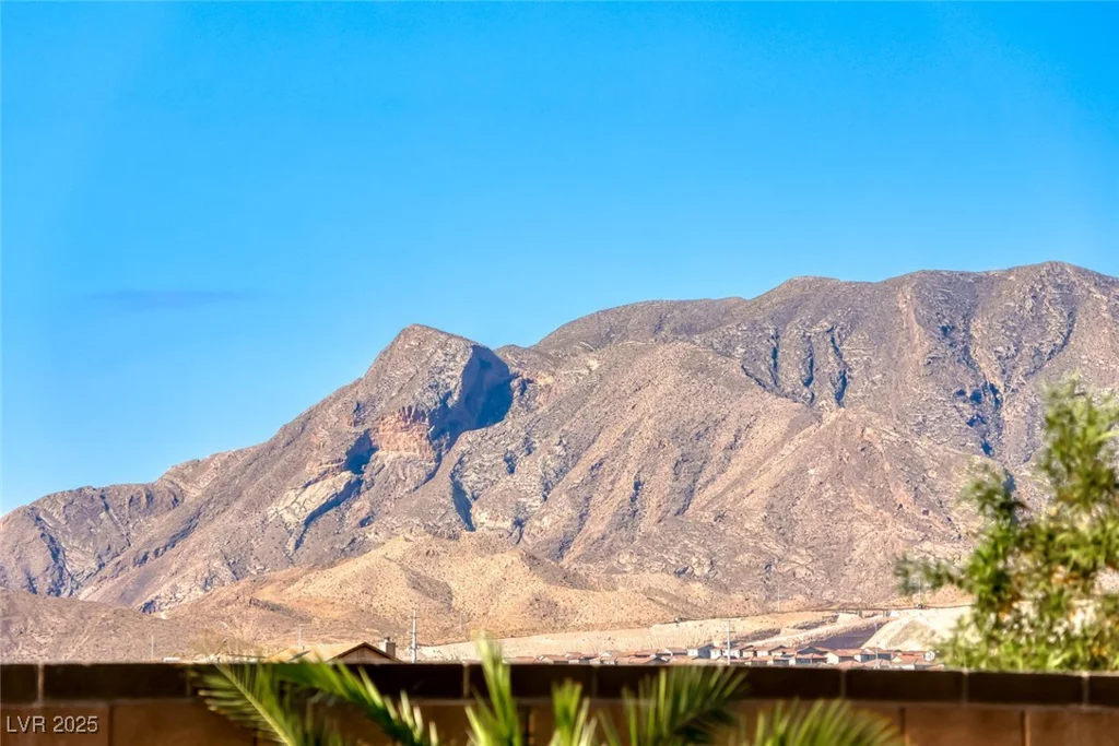 6311 Baker Creek, Las Vegas, NV 89149