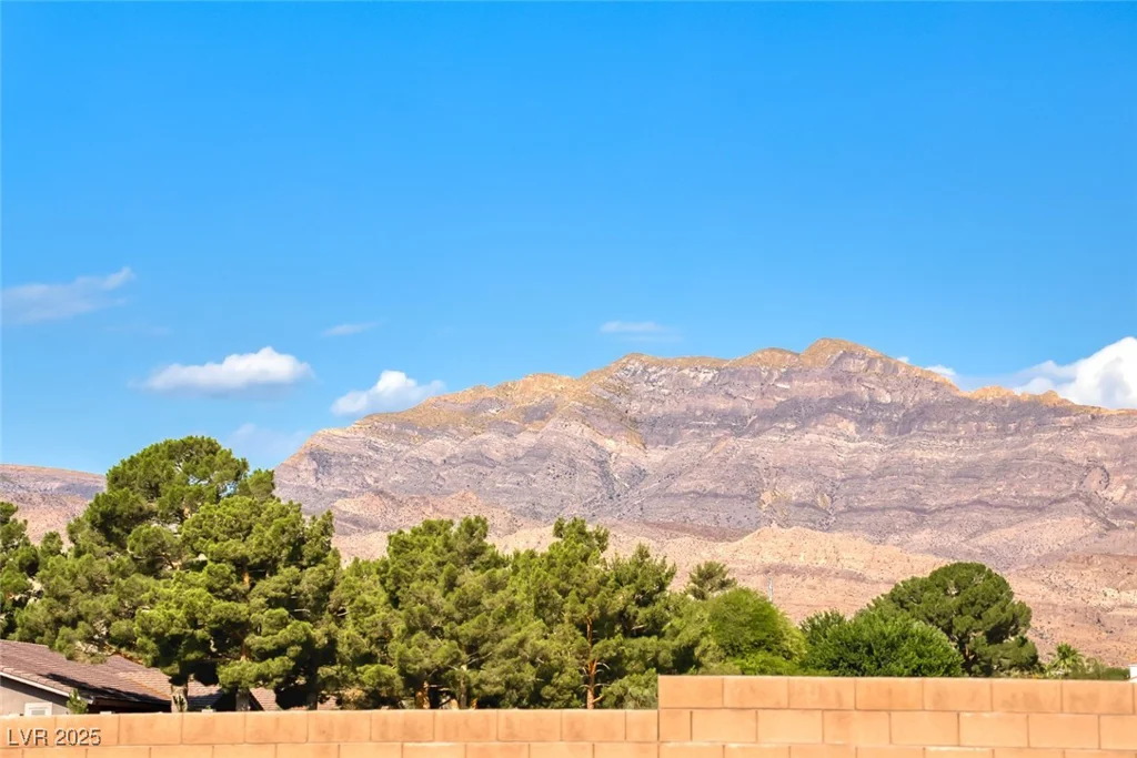6311 Baker Creek, Las Vegas, NV 89149
