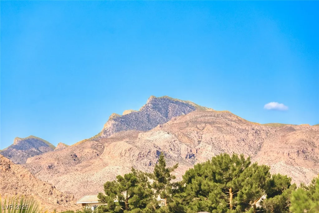6311 Baker Creek, Las Vegas, NV 89149