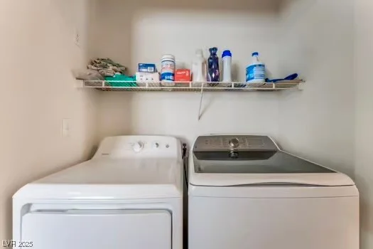 2104 Kendall Hill, Las Vegas, NV 89106