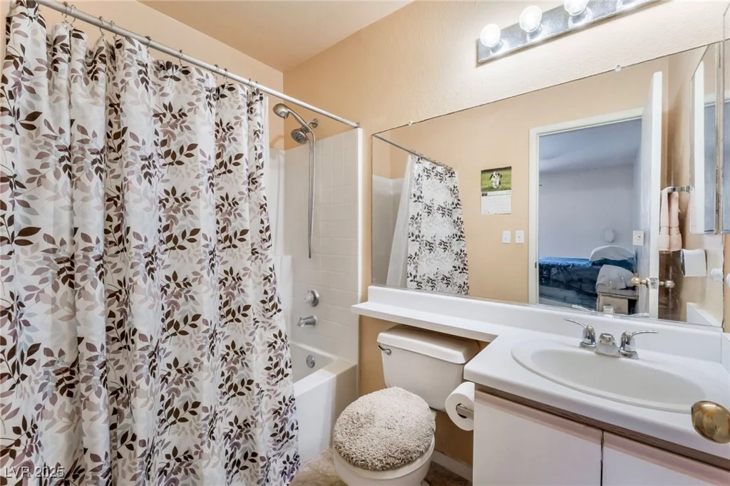 2104 Kendall Hill, Las Vegas, NV 89106