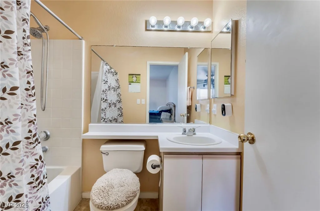 2104 Kendall Hill, Las Vegas, NV 89106