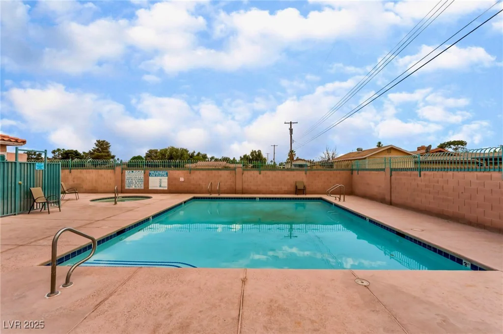 2104 Kendall Hill, Las Vegas, NV 89106