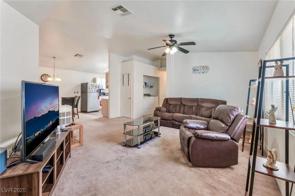 2104 Kendall Hill, Las Vegas, NV 89106