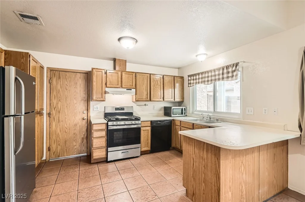 4611 Four Leaf Clover, Las Vegas, NV 89122
