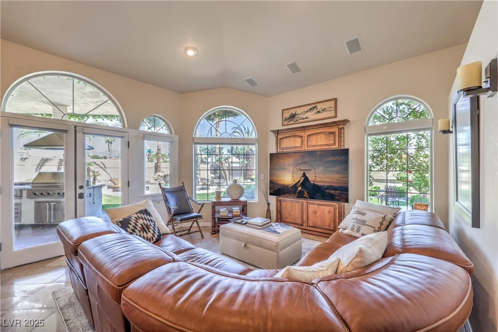 2201 Country Cottage, Las Vegas, NV 89117