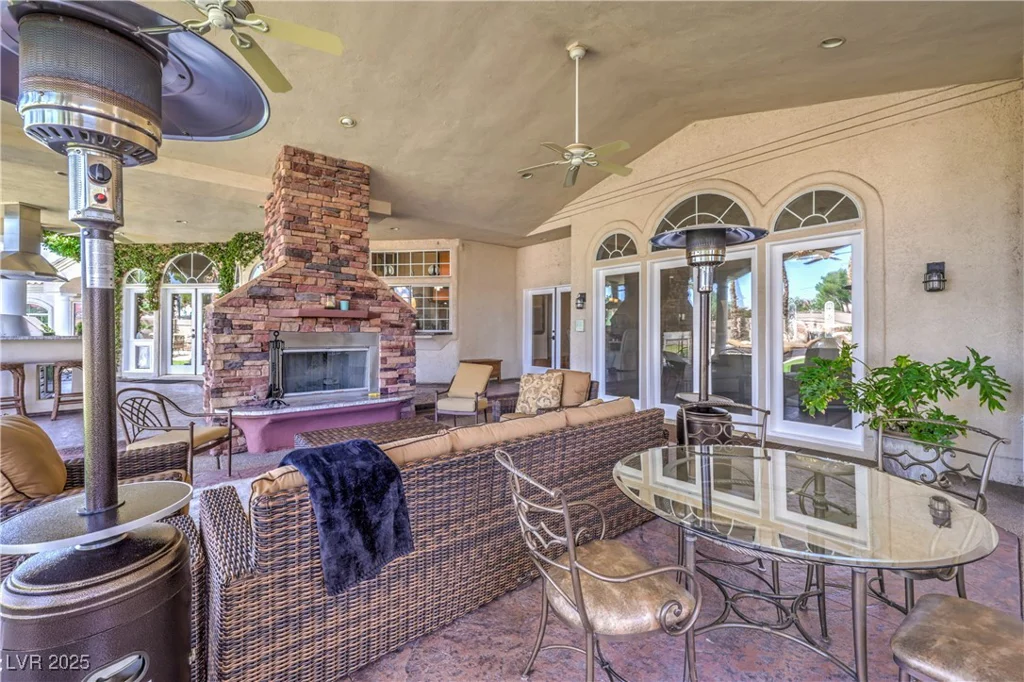 2201 Country Cottage, Las Vegas, NV 89117