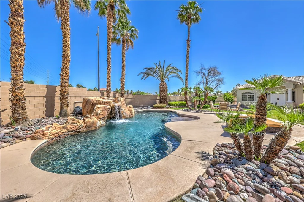 2201 Country Cottage, Las Vegas, NV 89117