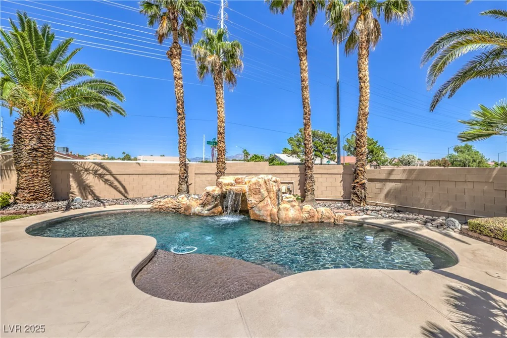 2201 Country Cottage, Las Vegas, NV 89117
