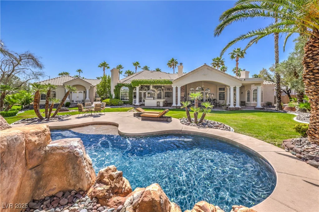 2201 Country Cottage, Las Vegas, NV 89117