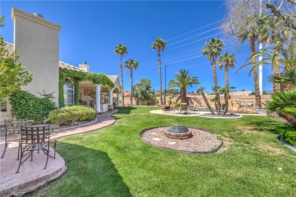 2201 Country Cottage, Las Vegas, NV 89117