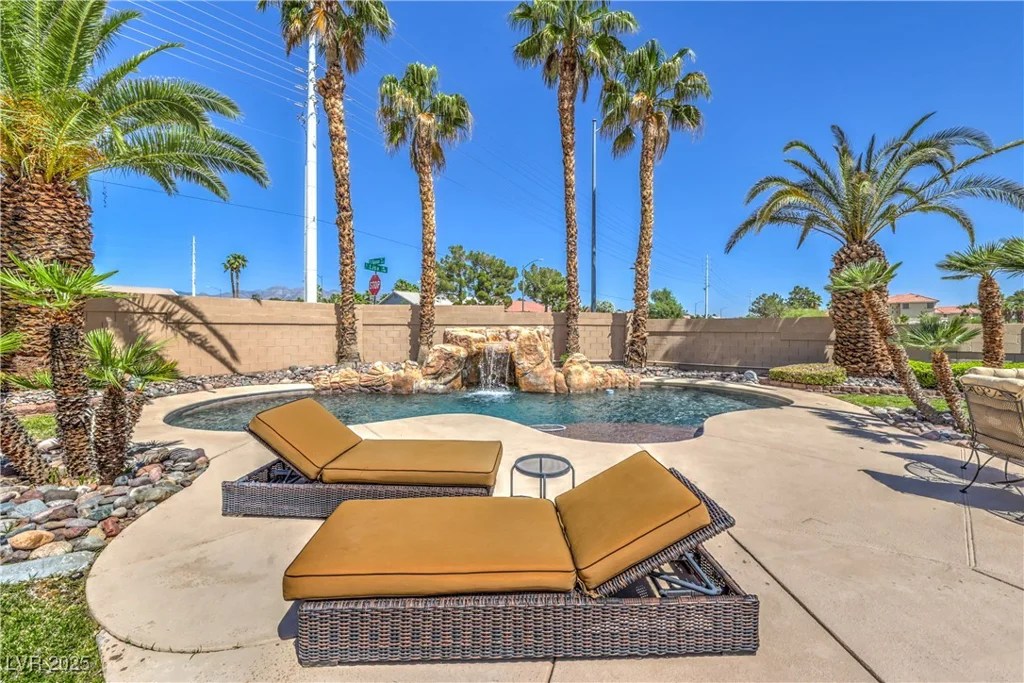 2201 Country Cottage, Las Vegas, NV 89117