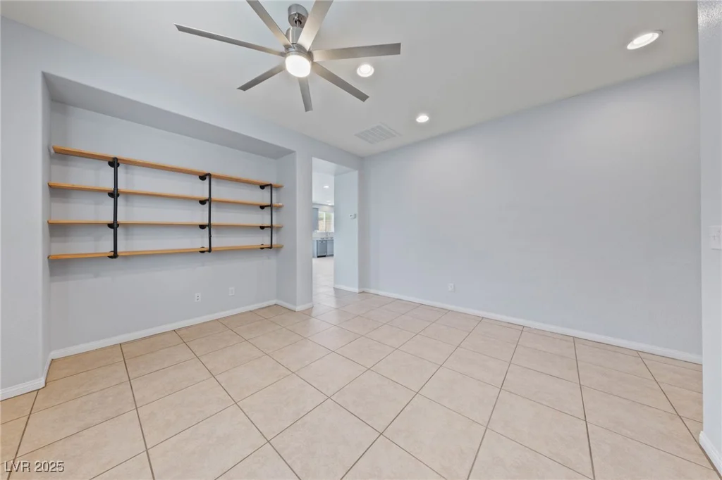10373 Northern Hills, Las Vegas, NV 89166