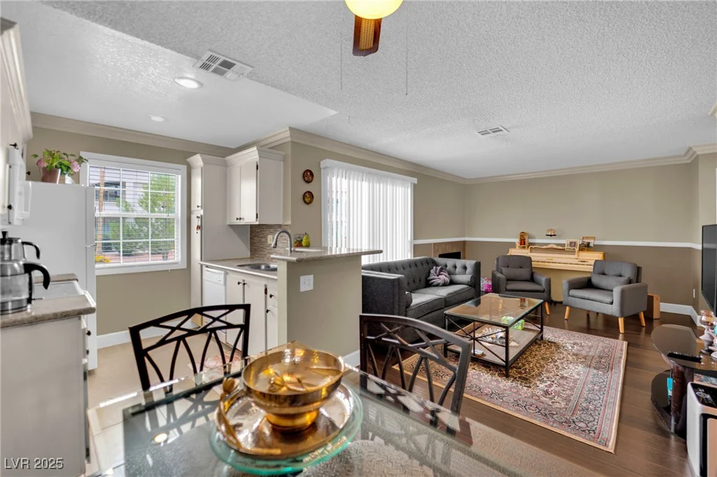 3150 Soft Breezes, Las Vegas, NV 89128
