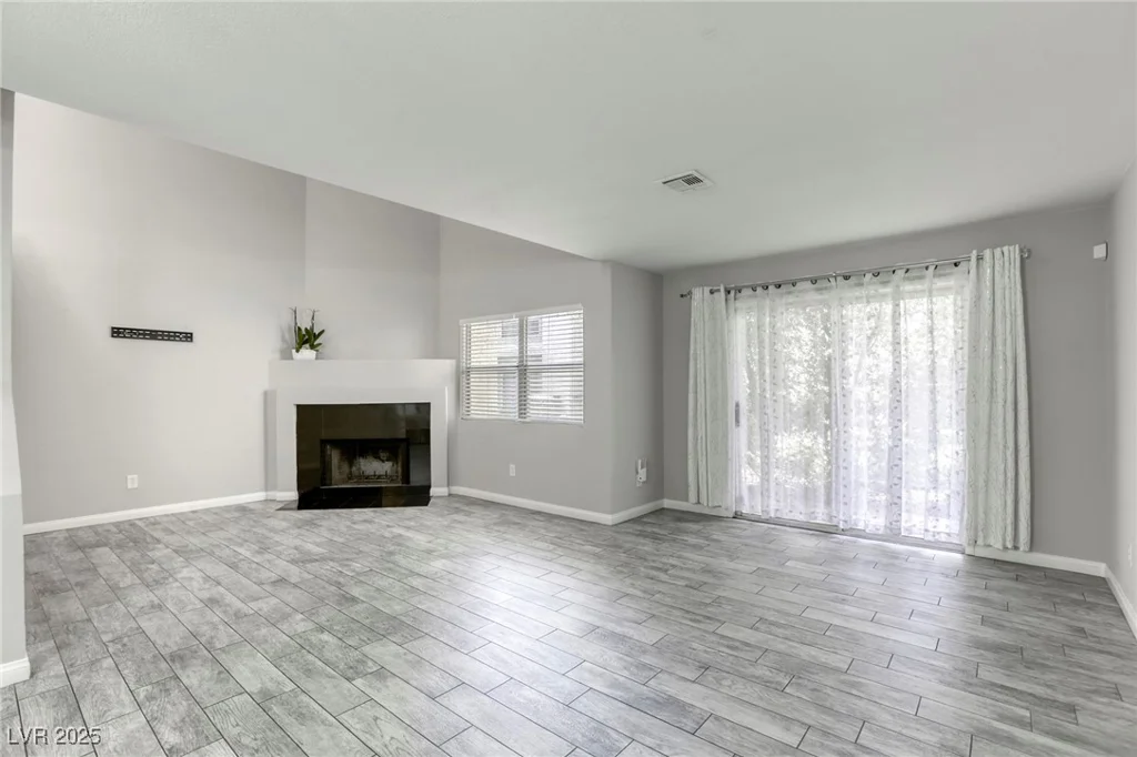 6250 Flamingo, Las Vegas, NV 89103