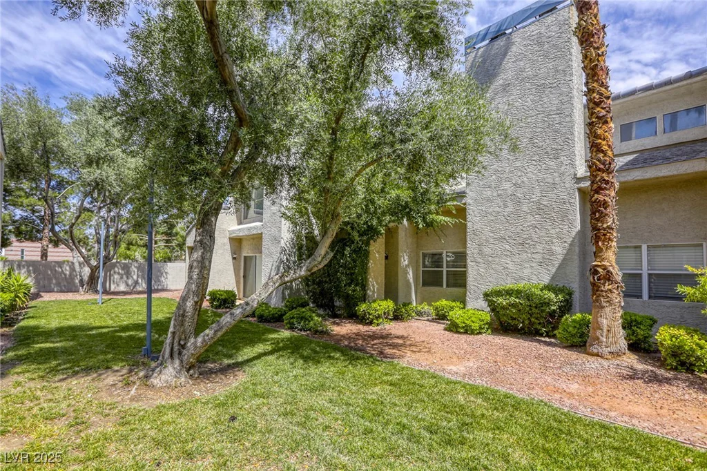 6250 Flamingo, Las Vegas, NV 89103