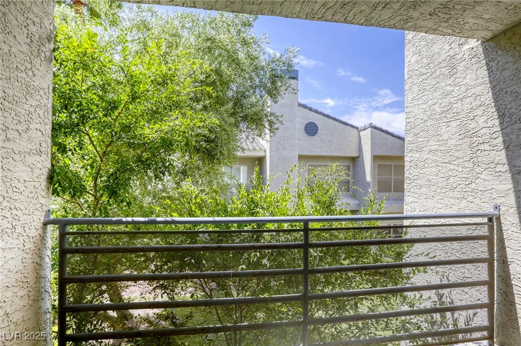 6250 Flamingo, Las Vegas, NV 89103
