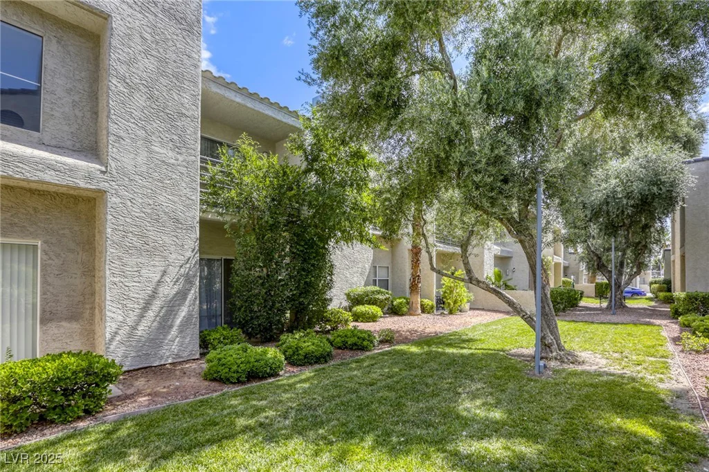 6250 Flamingo, Las Vegas, NV 89103