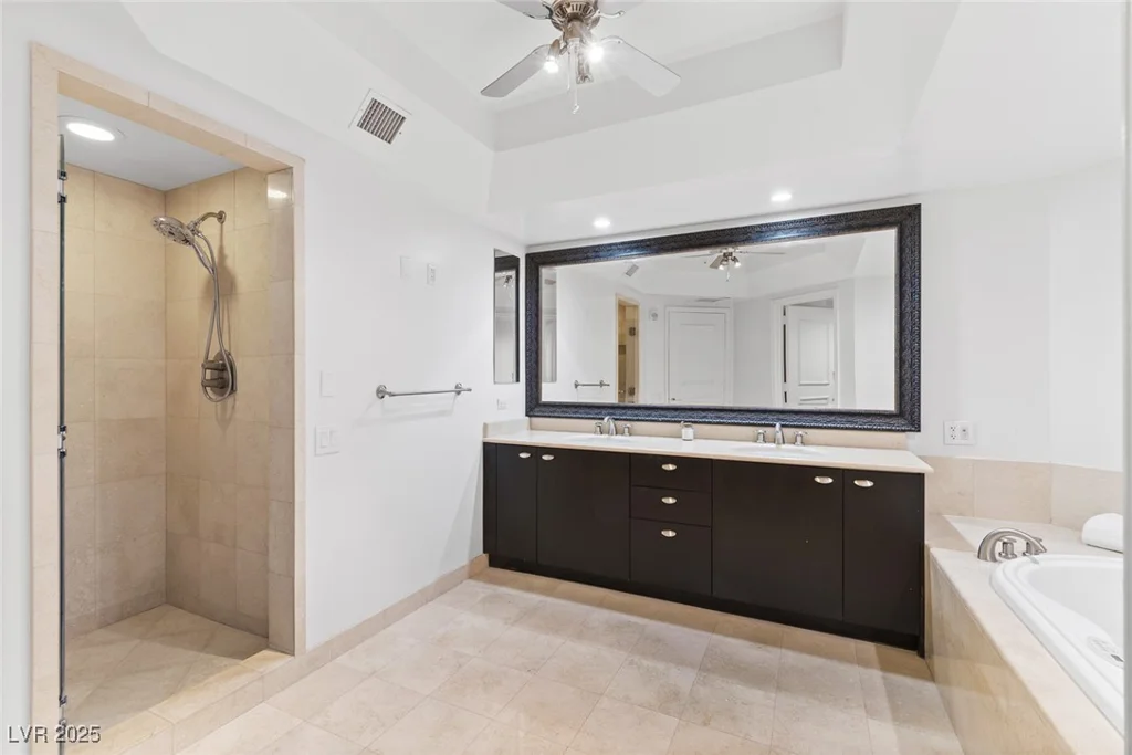 2777 Paradise, Las Vegas, NV 89109
