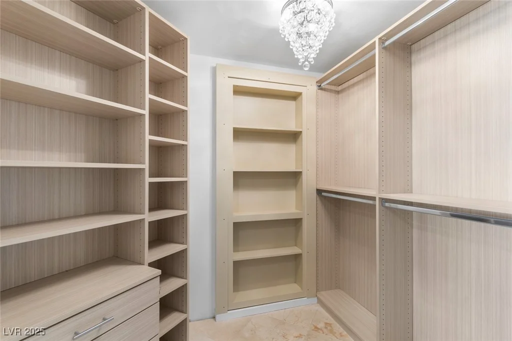 2777 Paradise, Las Vegas, NV 89109