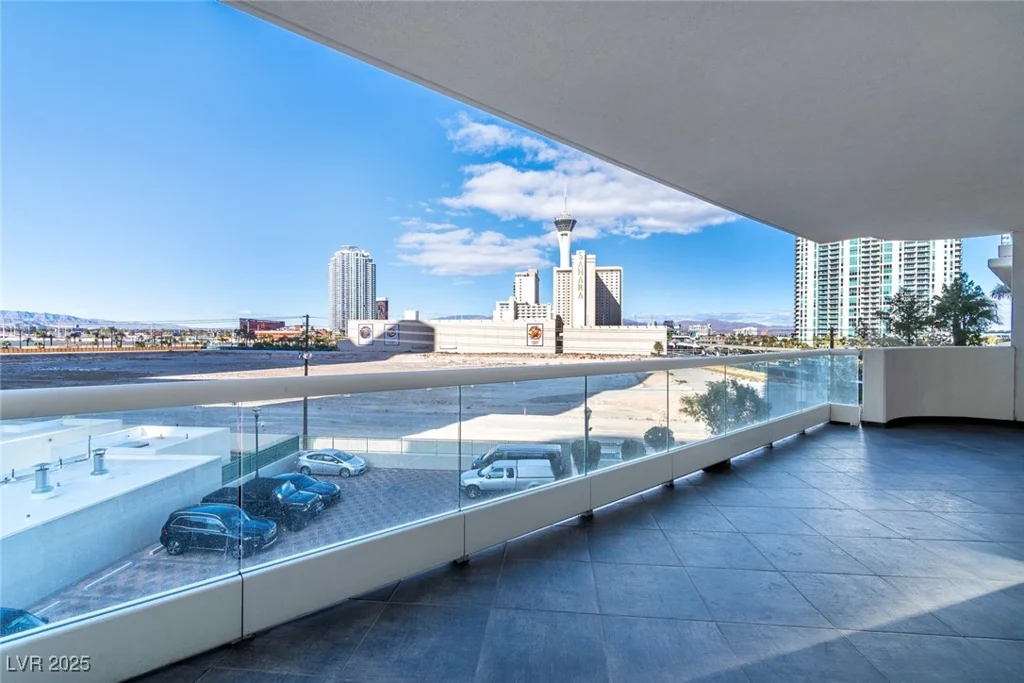 2777 Paradise, Las Vegas, NV 89109