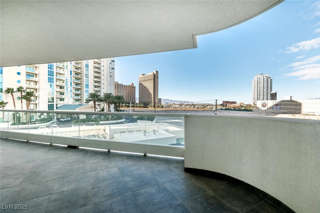 2777 Paradise, Las Vegas, NV 89109