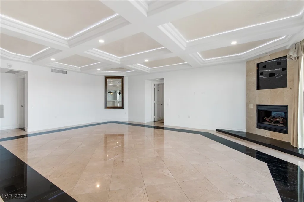 2777 Paradise, Las Vegas, NV 89109