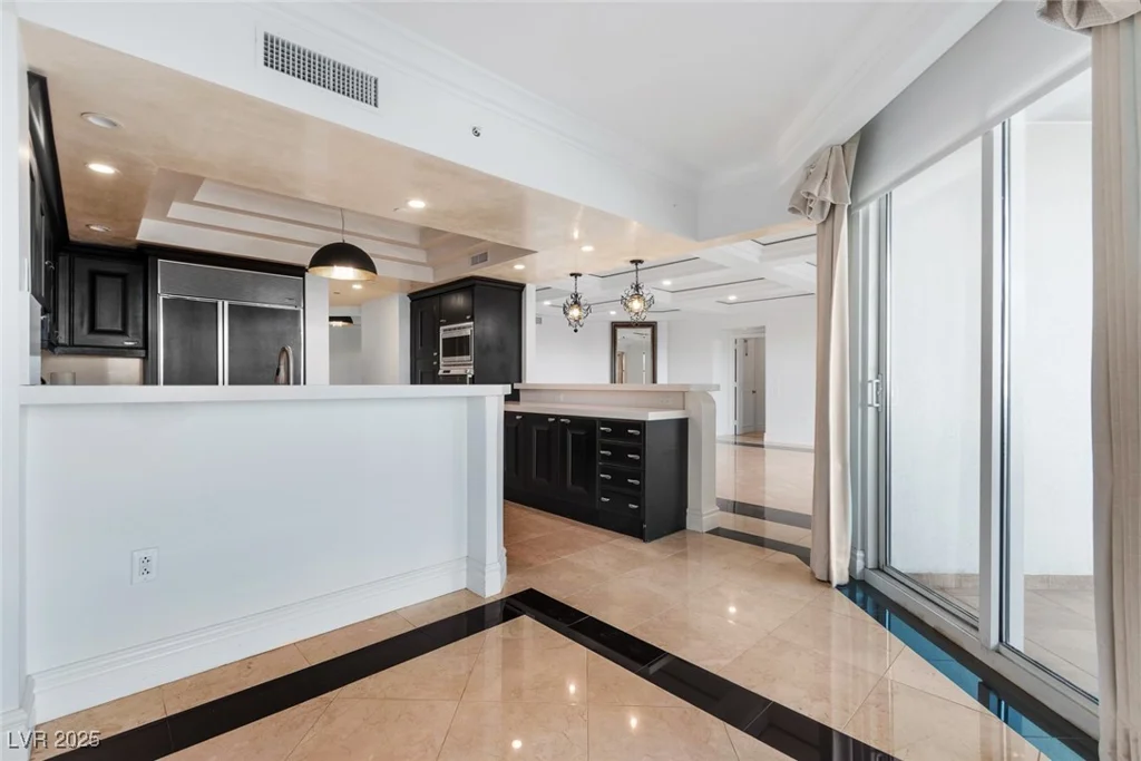 2777 Paradise, Las Vegas, NV 89109